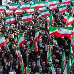 Iraníes participan en una manifestación progubernamental en la ciudad central de Hamedan. | Foto:Amirhossein NAZARI / TASNIM NEWS / AFP