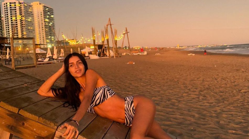 Desde Punta del Este, Zaira Nara cautivó con su bikini animal print