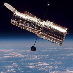 “Misiones como la reactivación y el mantenimiento del Hubble nos ayudarían a expandir las capacidades espaciales", afirman los científicos.