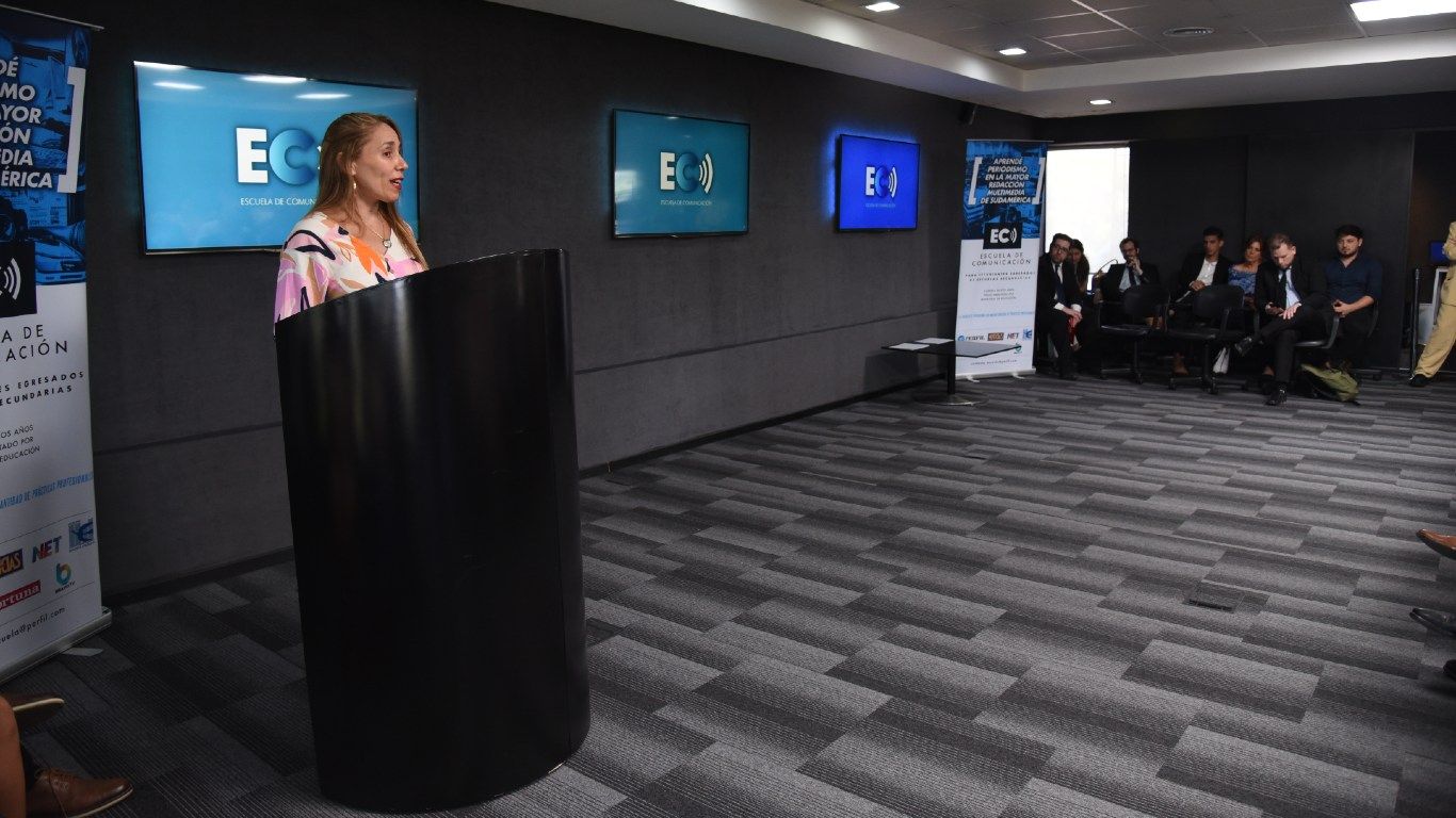 Discurso de María Gabriela Maidana, mejor estudiante del segundo año turno noche, de la Escuela de Comunicación Perfil. 