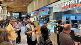 Mercat Caballito abrió finalmente en el Shopping Caballito con una oferta gastronómica variada y un mercado de delicatesen para llevar.