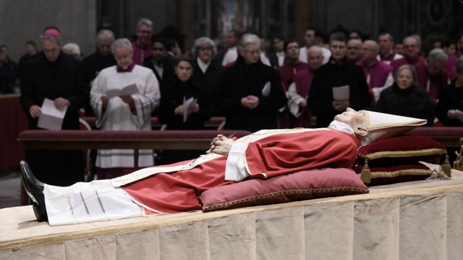Peculiaridades del funeral de Benedicto XVI