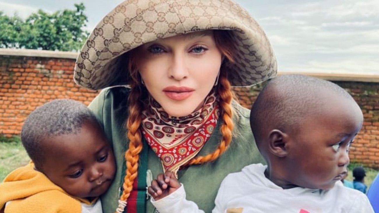 Madonna y cinco de sus seis hijos recibieron el 2023 en Malawi (África).