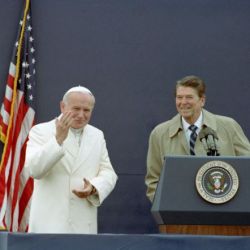 Juan Pablo II y Ronald Reagan