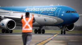 Por los impuestos, tasas y percepciones, Argentina es el país más caro para sacar un pasaje de avión de Latinoamérica