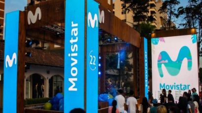  En Mar del Plata y Pinamar, la compañía instaló sus clásicos paradores para que los turistas disfruten de numerosas actividades, sorteos exclusivos y buena música.