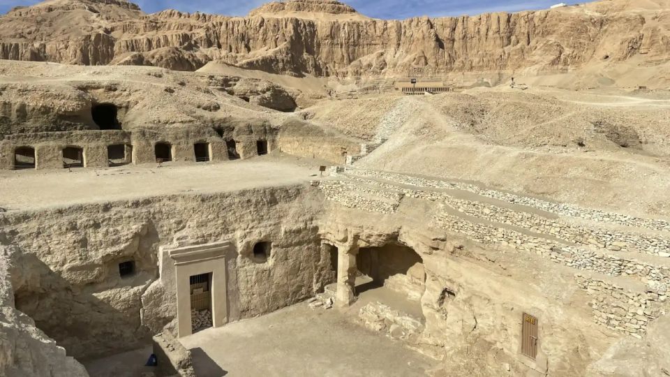 Encuentran dos tumbas con 60 momias en Egipto Weekend