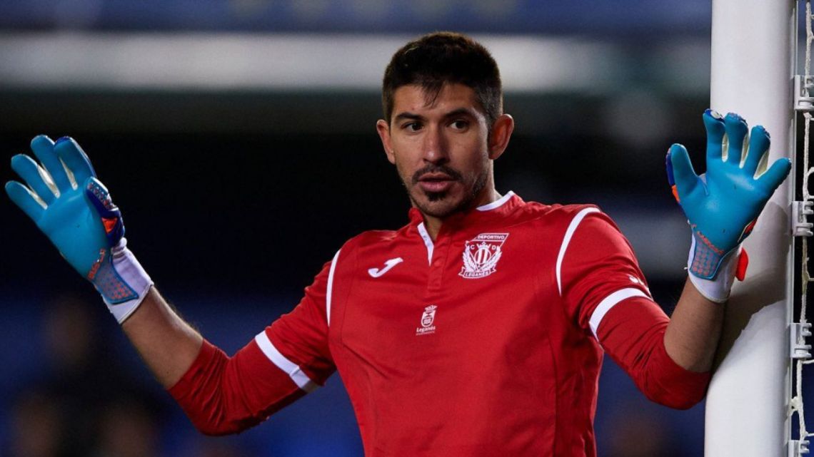 Nereo Champagne suffered a heart problem and will have to get away from football