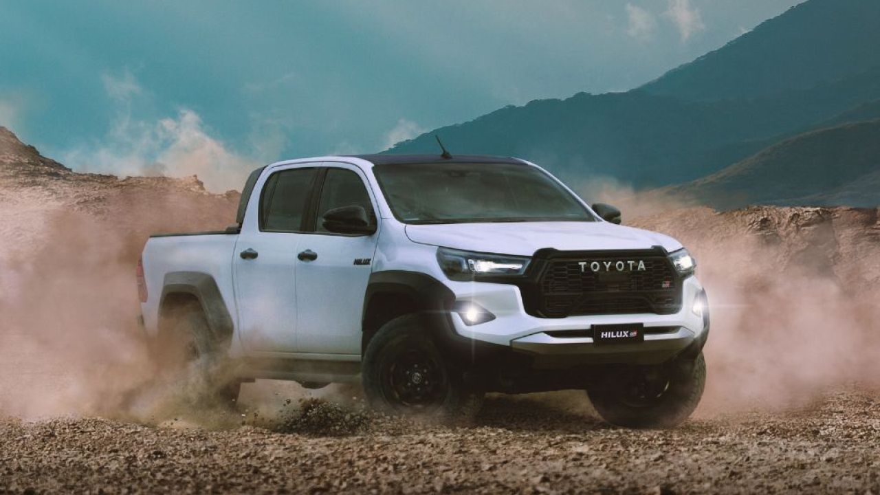 Toyota presenta la nueva Hilux GR SportT 2023 | Weekend