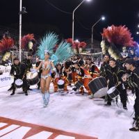 Tomás Holder, Mario Guerci y Matías Alé disfrutaron del lanzamiento del carnaval de Gualeguaychú