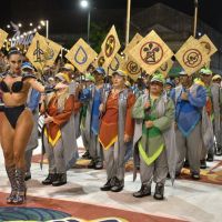 Tomás Holder, Mario Guerci y Matías Alé disfrutaron del lanzamiento del carnaval de Gualeguaychú