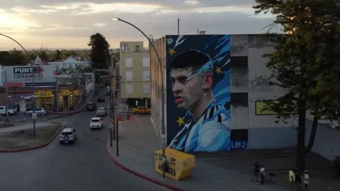 They honored Cuti Romero with a large mural