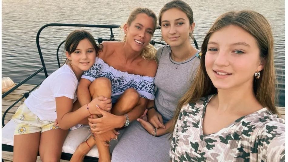 Nicole Neumann y sus hijas