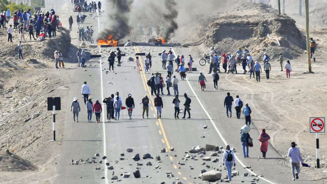 Las Protestas Ahondan La Presión Para La Renuncia De La Presidenta ...