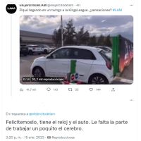 Gerard Piqué se cuelga del éxito de Shakira y ahora conduce un Twingo
