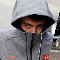 Gerard Piqué se cuelga del éxito de Shakira y ahora conduce un Twingo