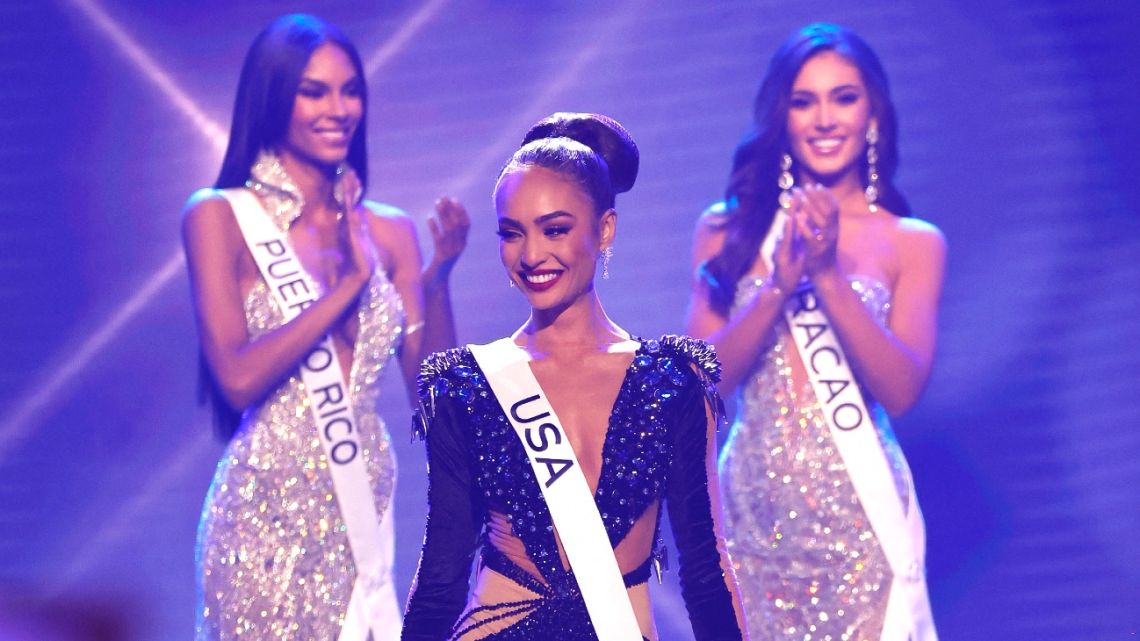 Miss USA R'Bonney Gabriel crowned Miss Universe 2022 onstage at New Orleans Morial Convention Center on January 14, 2023 in New Orleans, Louisiana.