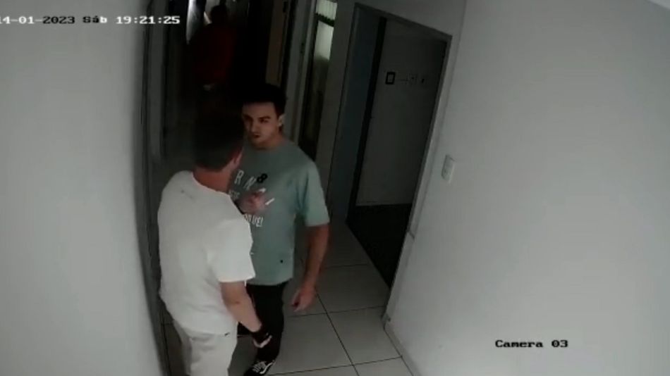 Inaceptable: dos hombres le dieron una brutal golpiza a un médico en Santa Fe