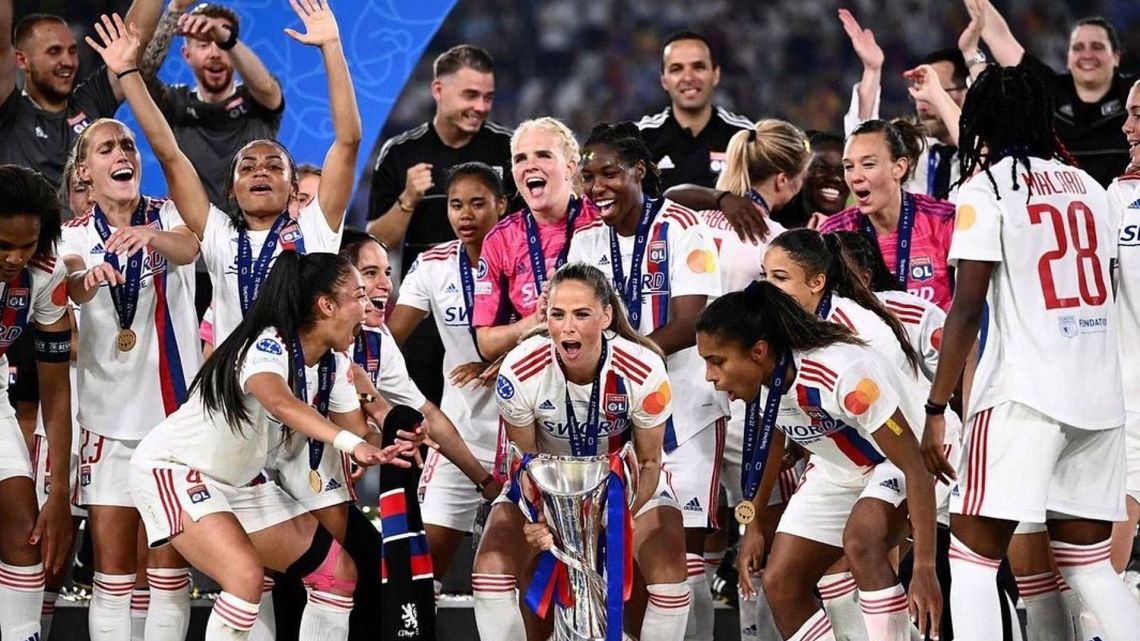 Olympique Lyon will have to compensate a player for not paying her during her pregnancy
