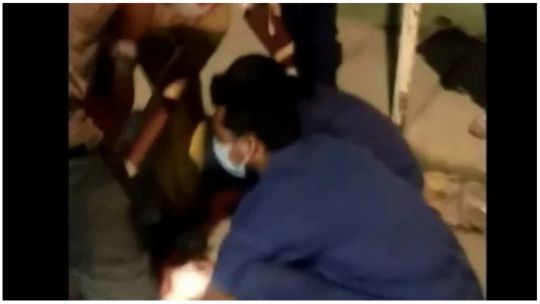 Salta: le negaron la atención médica a una mujer embarazada y tuvo que parir en la puerta de un hospital