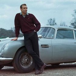 A la espera del nuevo Aston martin que conducirá el agente 007, el británico más famoso de la ficción cinematográfica.