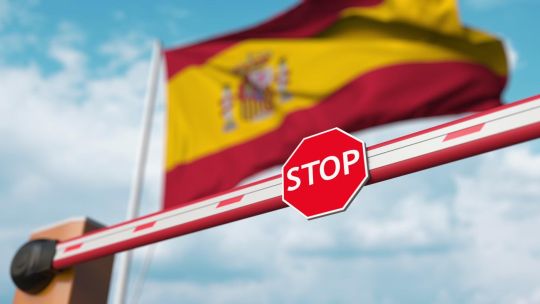 Ley de Nietos: consulados colapsados por las solicitudes masivas para tramitar la ciudadanía española