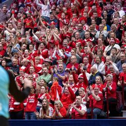 El arquero danés Niklas Landin Jacobsen anima a los aficionados durante el partido de handball del grupo 4 de la Ronda Principal del Campeonato del Mundo Masculino de la IHF entre Dinamarca y Egipto en el Malmo Arena de Malmo. | Foto:Johan Nilsson/TT / Agencia de noticias TT / AFP