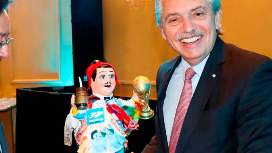 Luis Arce le regaló a Alberto Fernández un "Ekeko" boliviano para la abundancia