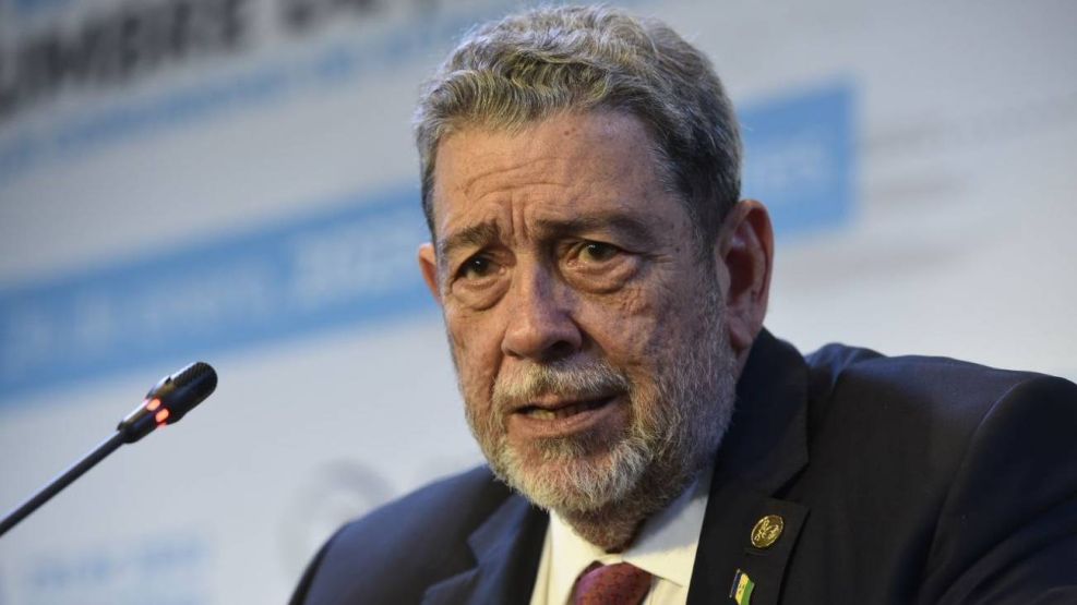 Quién es Ralph Gonsalves, el sucesor de Alberto Fernández al frente de la CELAC | Perfil