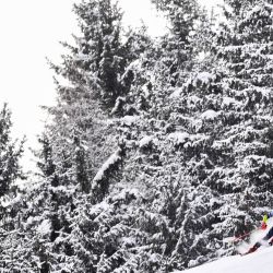 La estadounidense Mikaela Shiffrin compite en la segunda manga del eslalon gigante femenino en Plan de Corones, Dolomitas, como parte de los Campeonatos del Mundo de Esquí Alpino de la FIS. | Foto:MARCO BERTORELLO / AFP