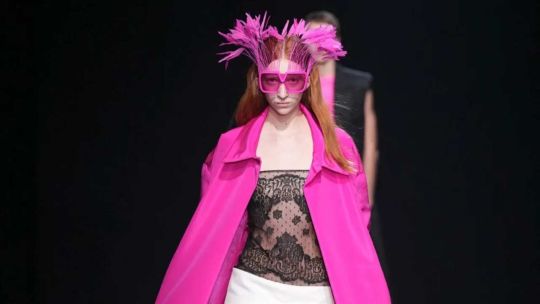 Valentino: 5 fotos que inmortalizan su nueva colección de alta costura