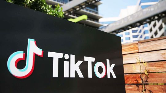 La UE prohibió usar TikTok en dispositivos oficiales: la red dijo que es una medida "poco europea"