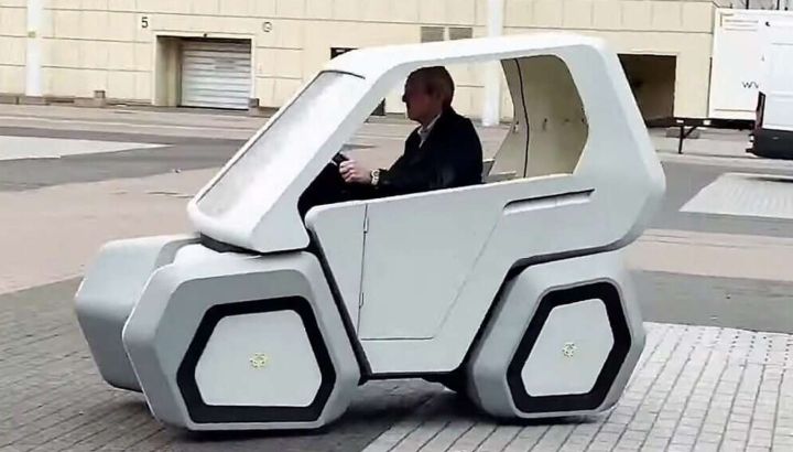 Parece un auto, pero es una bicicleta