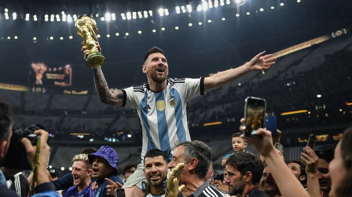Messi’s emotional wish: “I would have liked Maradona to give me the Cup”
