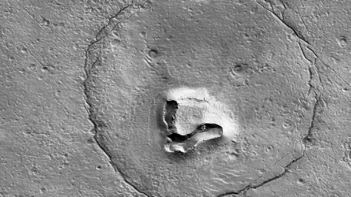 A “bear” on Mars?  The curious photo that NASA took on the red planet