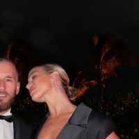 Stefi Roitman marcó tendencia en la boda de Marc Anthony con un look total black