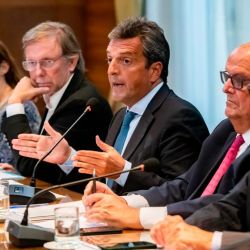 El ministro de Economía, Sergio Massa, junto a la Mesa de Enlace.