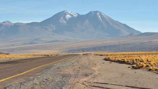 Jujuy y Salta en alerta por actividad del volcán chileno Láscar: advierten pulsos eruptivos y dispersión de cenizas
