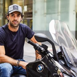 Le encantan las motos, compitió en el exterior pero reconoce que es muy riesgoso y no es redituable económicamente.  | Foto:Néstor Grassi.