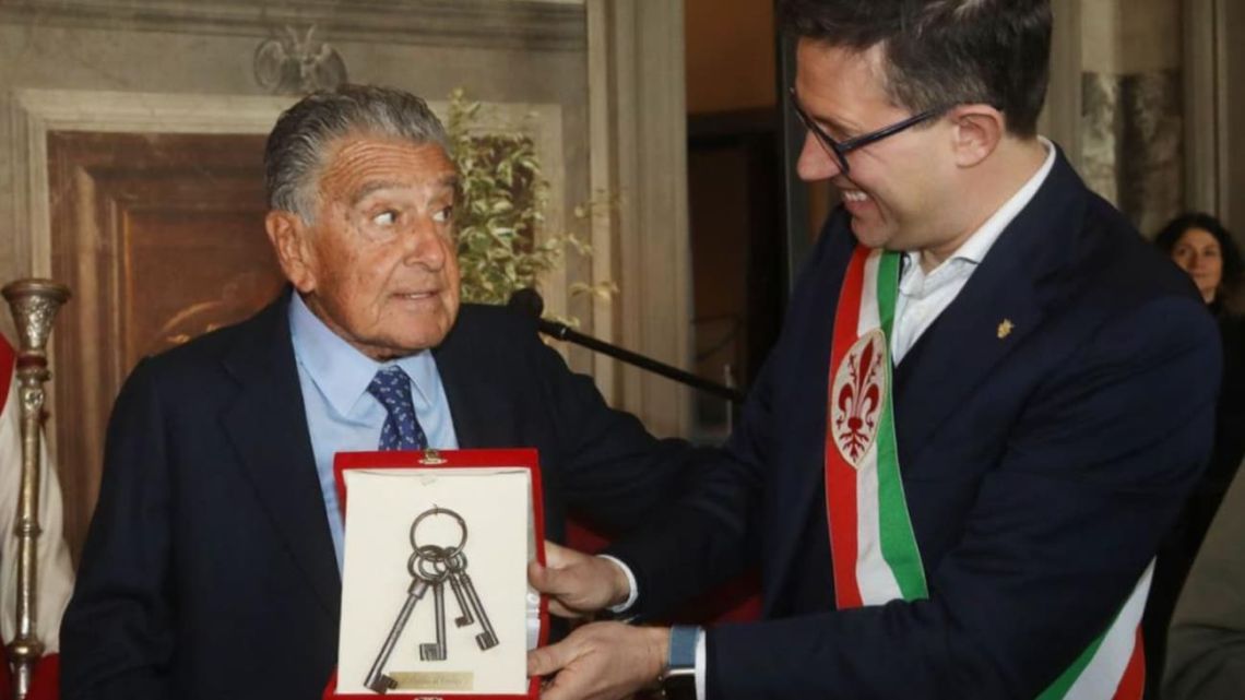 Otorgaron la llave de Florencia a Eduardo Eurnekian, comprometido con la solidaridad y la paz