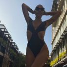 Tremendo video de Pampita en Miami, con una trikini semiless azabache