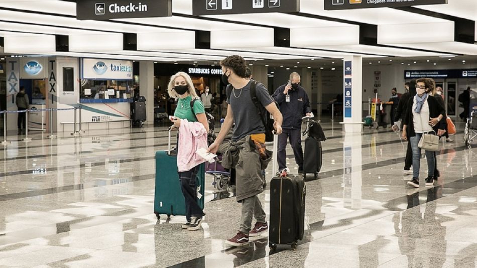 Vacaciones: qué hacer si la aerolínea daña o pierde nuestro equipaje