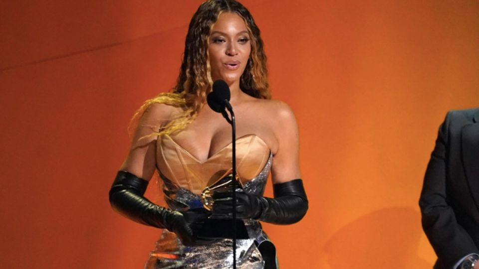 Beyonce en la ceremonia de los premio Grammy 2023.