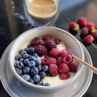 Juliana Awada y Mauricio Macri disfrutan de una merienda con tarta de frambuesas