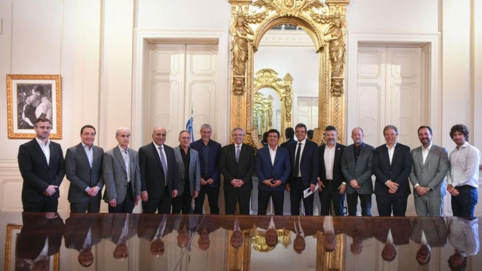 Alberto Fernández, Sergio Massa e intendentes