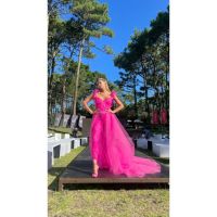 AMELIA FONIO, Diseños que enmarcan y resaltan la figura femenina.