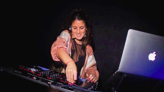 9M: El creciente protagonismo de las mujeres incursionando como DJs