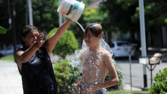 Alerta roja del SMN: ¿Qué ciudades argentinas eran las más calurosas este domingo al mediodía?