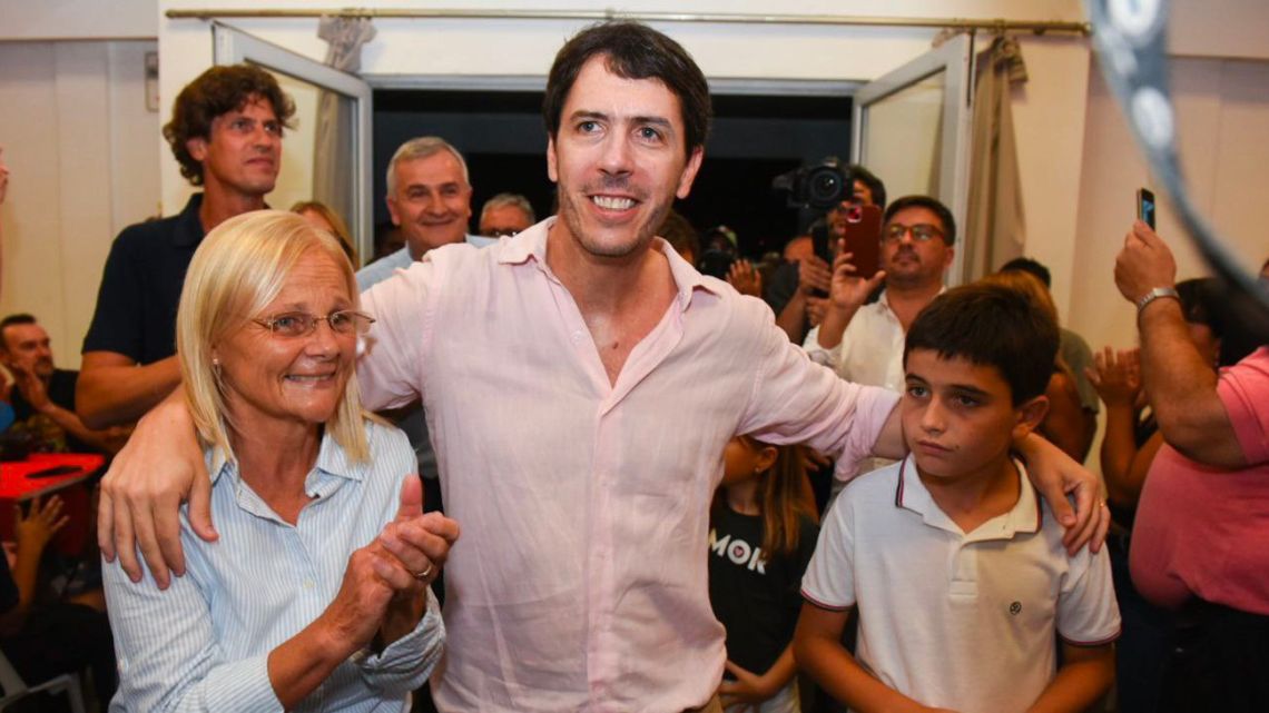 Martín Berhongaray, opposition coalition’s candidate for La Pampa Province governor, pictured with his running-mate Patricia Testa.