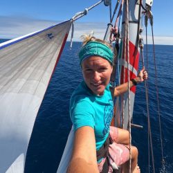 Kirsten Neuschafer: primera mujer en navegar el mundo en la Golden Globe